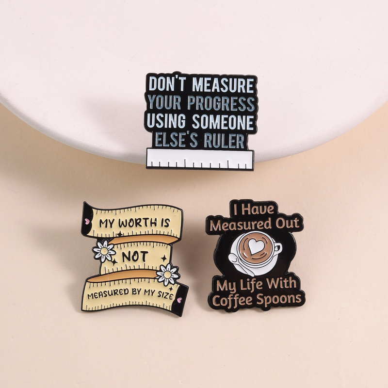 Body Jewelry Measurements - Spilla Body Positivity e Amore per