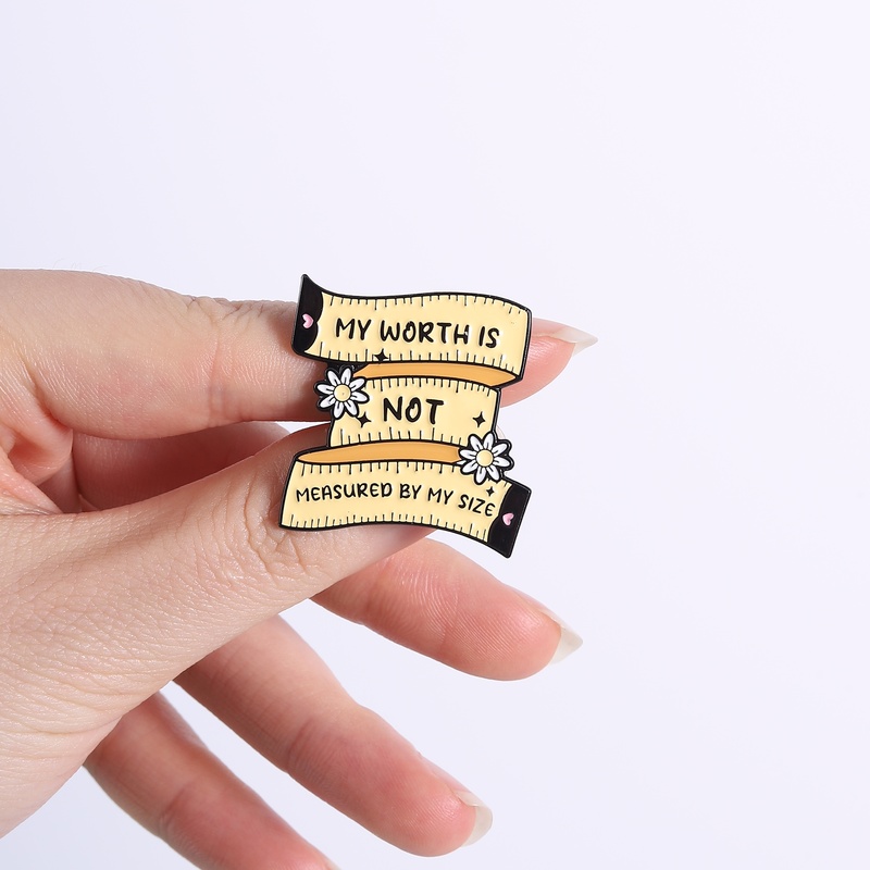 Spilla Body Positivity e Amore - Body Jewelry Measurements recensione e prezzo